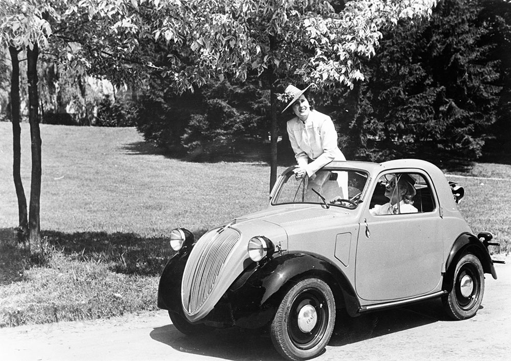 初代500のデビューは1936年。