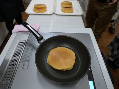 パンケーキを何枚焼いても均一の焼き加減に。