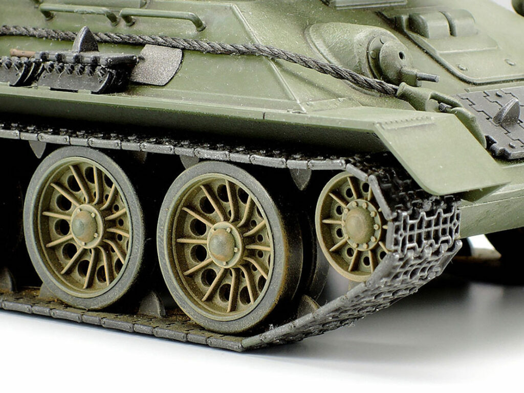 ソビエト軍の傑作T-34-85戦車がタミヤ製1/48プラモデルで登場！