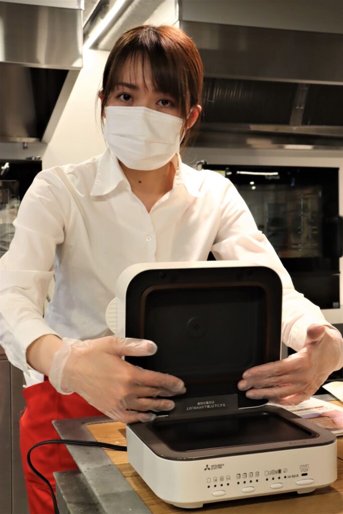 三菱 ブレッドオーブン 限定カラー 白 新品 コーヒー貰える？みたい  