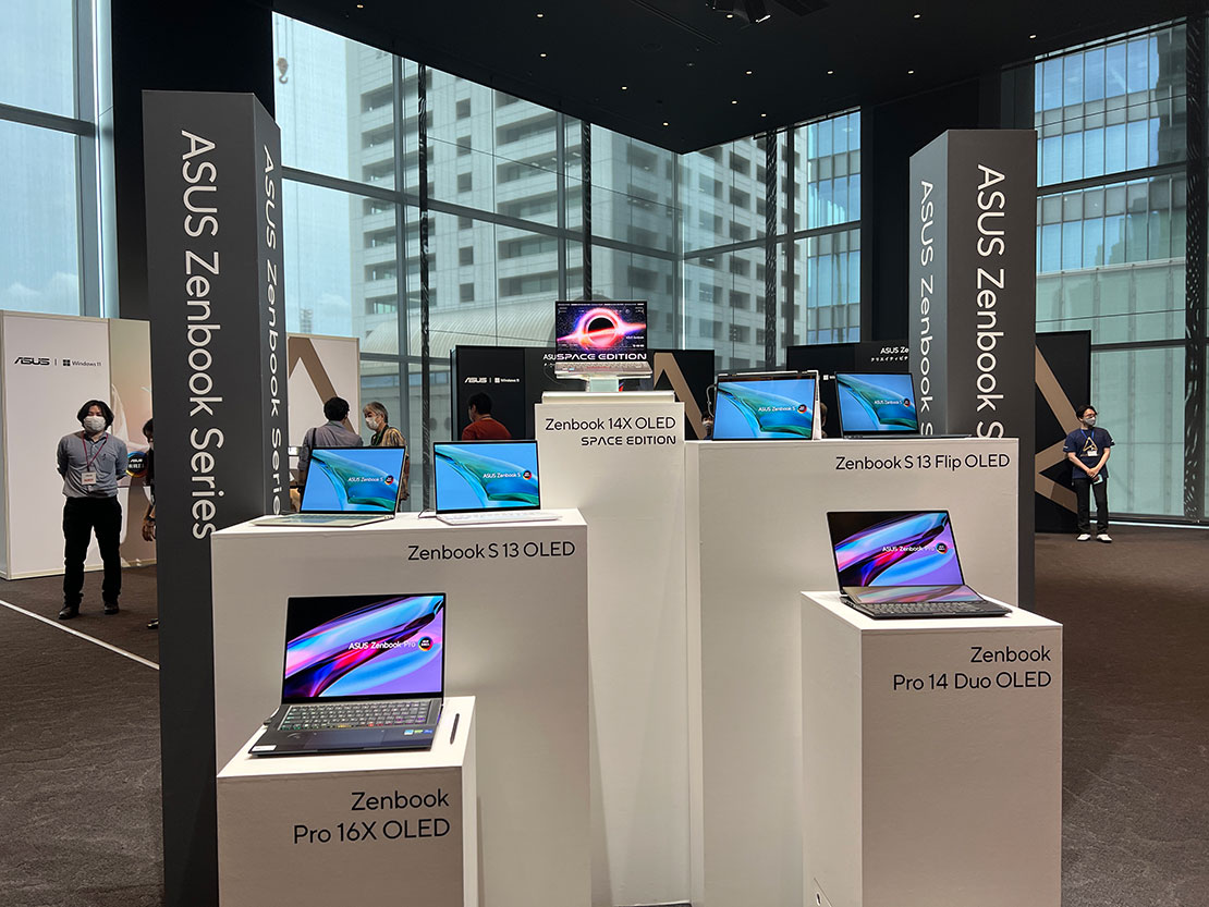 全モデルタッチ対応の有機ELディスプレイを採用した新「ASUS