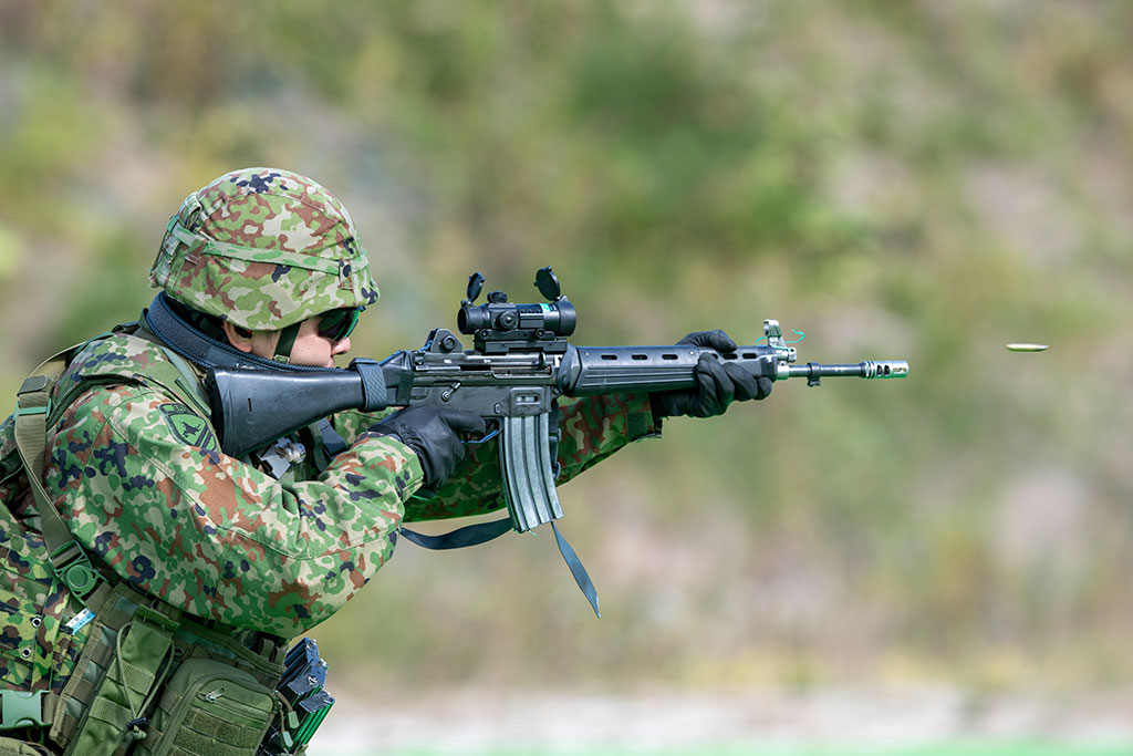 89式小銃を使った射撃訓練