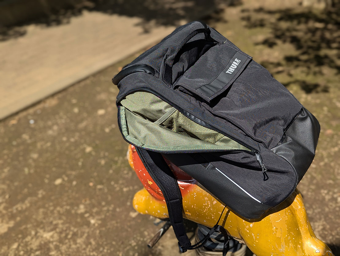 ビジネス用バックパックが自転車用パニアバッグに早変わり