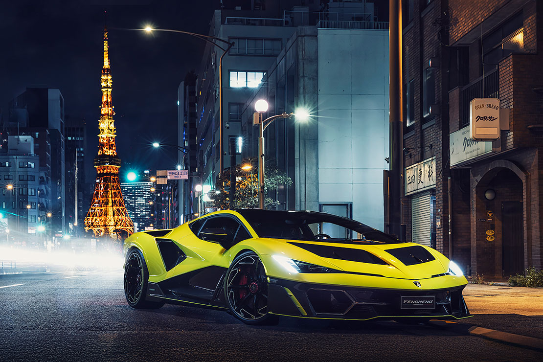 イタリアの名スポーツカーLamborghini ブランドの伝説を華やかに讃える